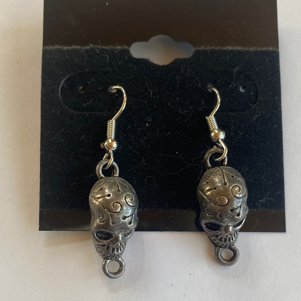 Silver Skull Dangle Earrings
